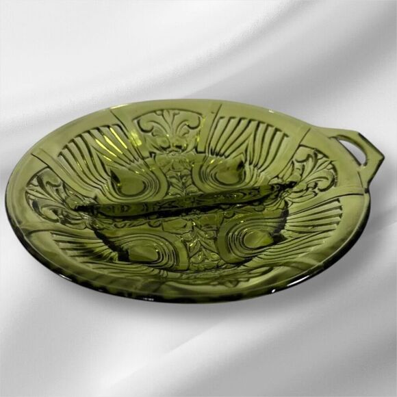 Beautiful Vintage Green Glass Divided Dish Footed Relish Round Tray w/Handle - Picture 1 of 5